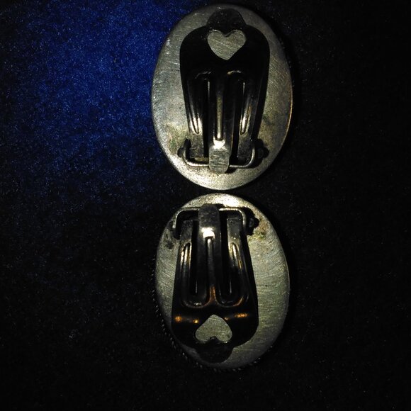 Antique Faux Silver Clip On Earrings Pair Filigree Small Metal Dot Patterns - Picture 9 of 17